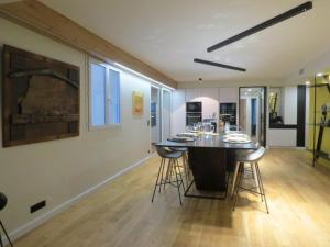 Appartement luxueux climatisé avec superbe vue et parking sécurisé - FR-1-696-1