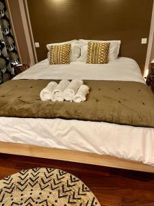 Villa Exotica et belle cabane en bois idéal famille