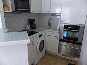 Joli Appartement au Lavandou Centre - 2 Chambres, Terrasse Sud et Garage - FR-1-308-109