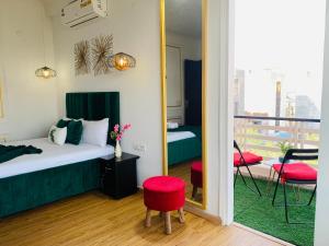 BluO Studio Noida - BathTub, Gym, Balcony, Garden