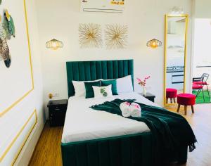 BluO Studio Noida - BathTub, Gym, Balcony, Garden