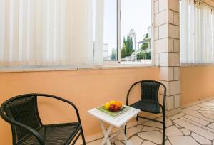 Yellow Room Guesthouse