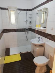 Yellow Room Guesthouse