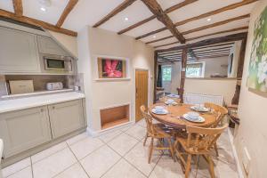 2 Dixon Ground Coniston