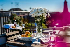 CATHEDRAL APARTMENT, FIRST FLOOR