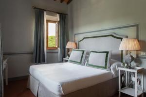 Junior Suite room in Relais Villa Olmo