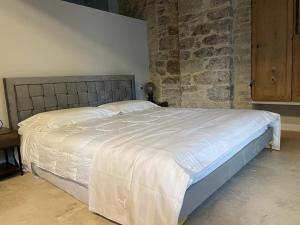 Deluxe Double Room (2 Adults + 1 Child)