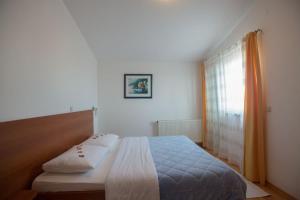 Rooms in Novalja with sea view, terrace, air conditioning, WiFi 3764-1