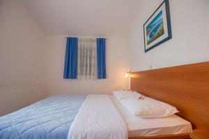 Rooms in Novalja with sea view, terrace, air conditioning, WiFi 3764-1