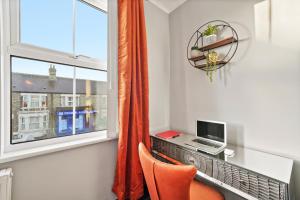 Central Luxury House with Fast Wifi