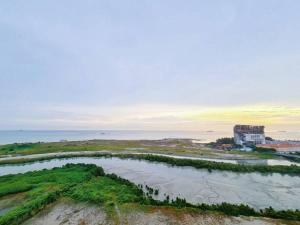 SunsetFullySeaview#Netflix#SofaBed#FreeCarprk#4pax#PrivateBathtub#ImperioResidence