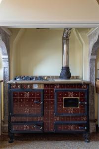 Wondrous Palazzetto 1619 in Magical Burano Island