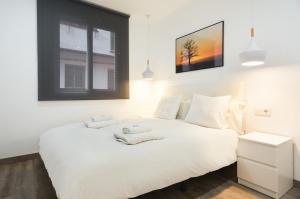 The White Flats Les Corts