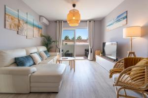 Lets in the Sun Sea View Apartment Calabella