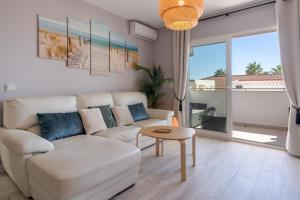 Lets in the Sun Sea View Apartment Calabella