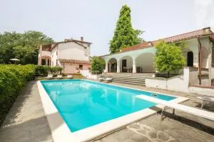 Exclusive 1970s villa with pool and garden by VacaVilla - Santa Maria a Monte