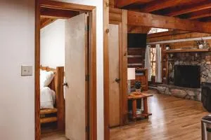 Pine Crest Cabin at 36 North - Hot Tub - Mount Zion