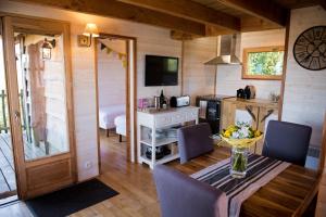 Lodges Cabane Spa La Truffiere - Cantecor : photos des chambres