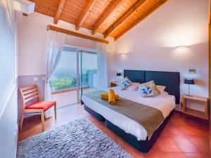 Suite with Balcony room in Vilafoia