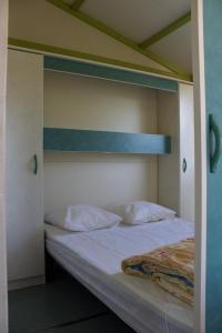 Campings Camping Les Charmilles : photos des chambres