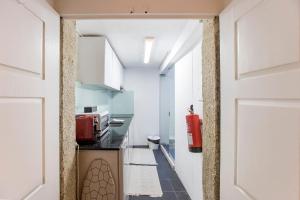 Almada Hideaway w AC & Private Pool by LovelyStay