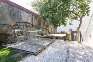 Almada Hideaway w AC & Private Pool by LovelyStay