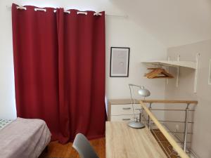 Appartements Logement central, calme, proche chateau et INSEAD : photos des chambres