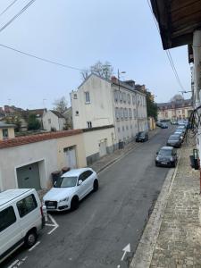 Appartements Logement central, calme, proche chateau et INSEAD : photos des chambres
