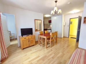 Evasion, T3, centre Luchon, wifi, casier à skis, ascenseur, 6 personnes