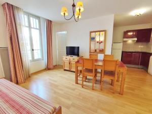 Appartements Val de Jade, Evasion, T3, centre Luchon, wifi : Appartement 2 Chambres