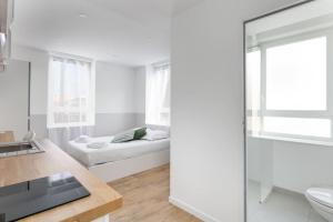 Appartements Studio Roi Arthur, neuf et equipe, proche centre et tramway : photos des chambres