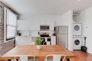 Downtown Loft Style Unit withModern Amenities