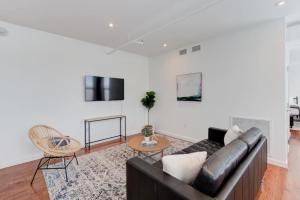 Downtown Loft Style Unit withModern Amenities