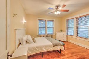 Timeless 1927 Craftsman Cooper Young Guest Quarter