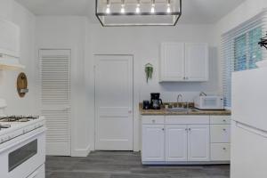 Stunning Memphis Neighborhood Guest House