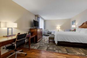 King Suite with Spa Bath room in Best Western Plus Dubuque Hotel and Conference Center