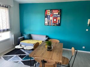 Appartements Grand Studio Lumineux Caen Memorial : photos des chambres