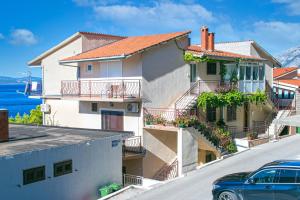 Apartments by the sea Brela, Makarska - 20075