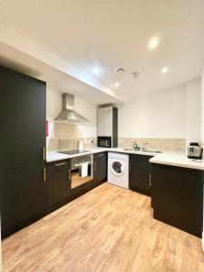 Lovely 2 - bedroom condo in Manchester City centre