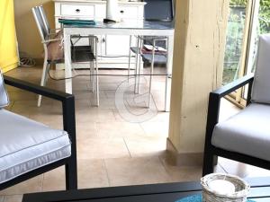 Maisons de vacances Charmant pavillon T3 pour 5 pers. a 500 m de la plage - La Tranche-sur-Mer - FR-1-357-96 : photos des chambres