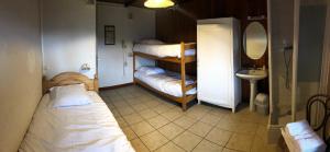 Hotels Auberge de Pra-Loup : Chambre Triple avec Toilettes Communes