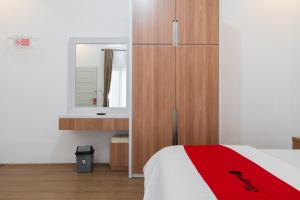 RedDoorz Syariah at Jalan Andalas Padang