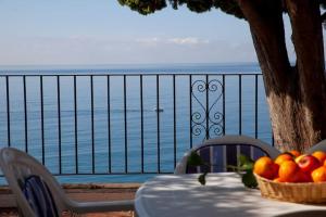 Mediterranean Villa - Sea Views & Heatable Pool