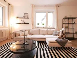 75 m2, zentral, gemütlich, eigener Parkplatz - Hettlich