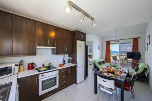 Green Bay Penthouse 2