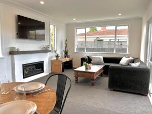 Central Villa, Close to everything! By KOSH BNB