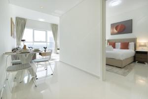 Tranquil 1BR apartment in Carson C, Damac Hills - Allsopp&Allsopp