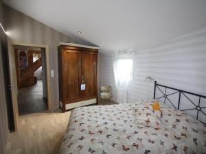 Maisons de vacances Gite Chamagne, 3 pieces, 4 personnes - FR-1-589-11 : photos des chambres