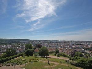 Appartement Rénové, Proche Centre-Ville Épinal, 2 Chambres, Confort, WiFi, Parking - FR-1-589-54