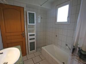 Gîte idéal pour cure thermale, proche port de plaisance, terrasse et grand terrain. - FR-1-589-69